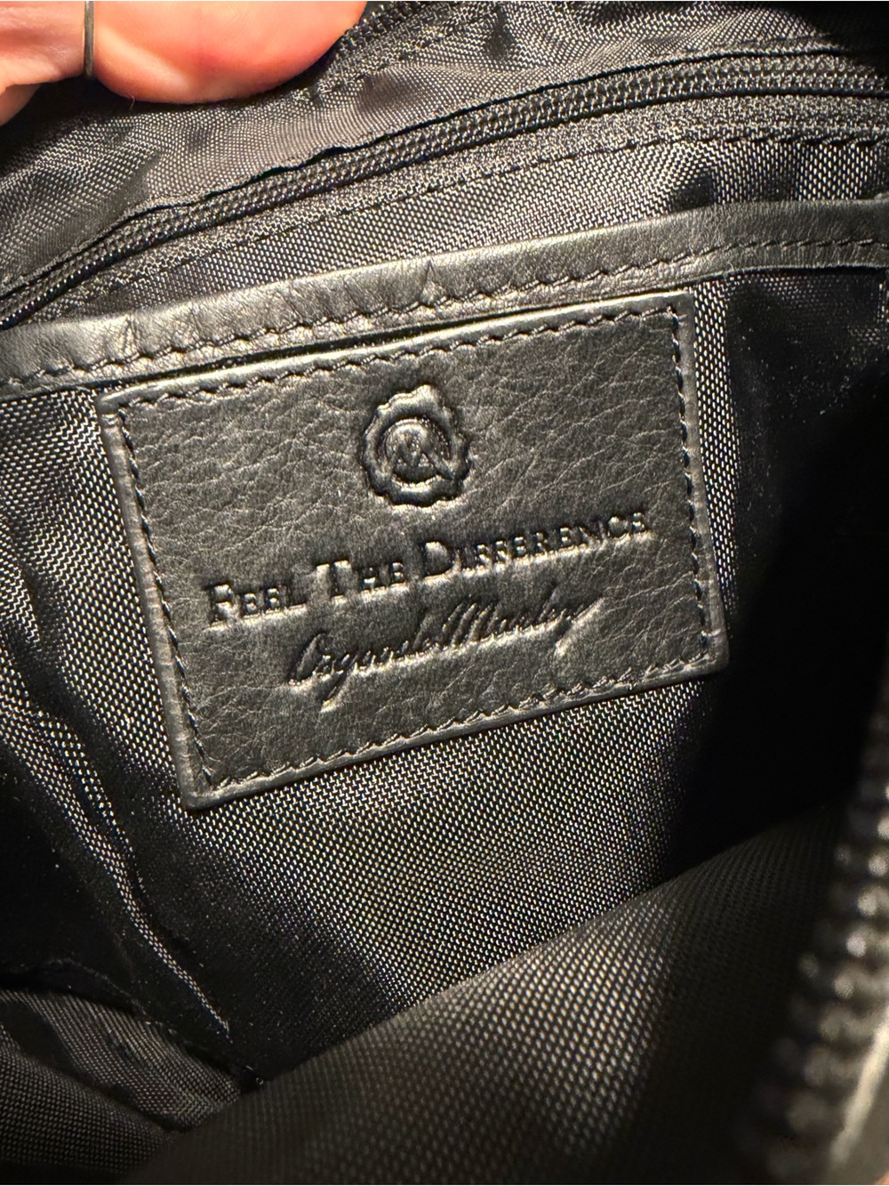Osgoode Marley Black Leather Shoulder Bag - Picture 4 of 8